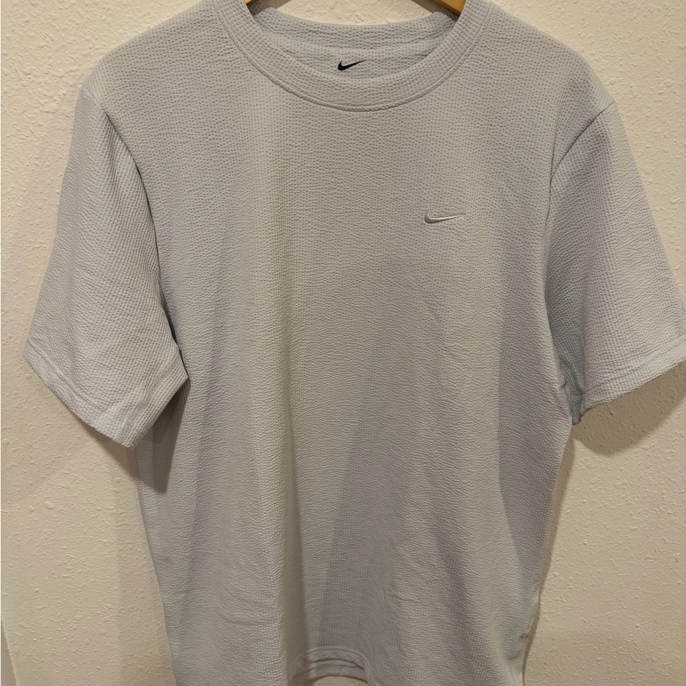 Nike Men's Dri-FIT Primary Seersucker T-Shirt size L